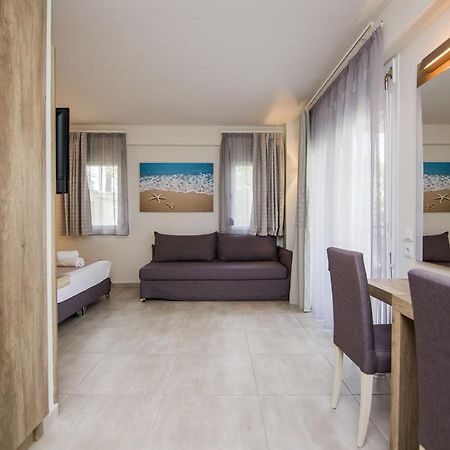 Armonia Resort Ofrinion Exterior photo