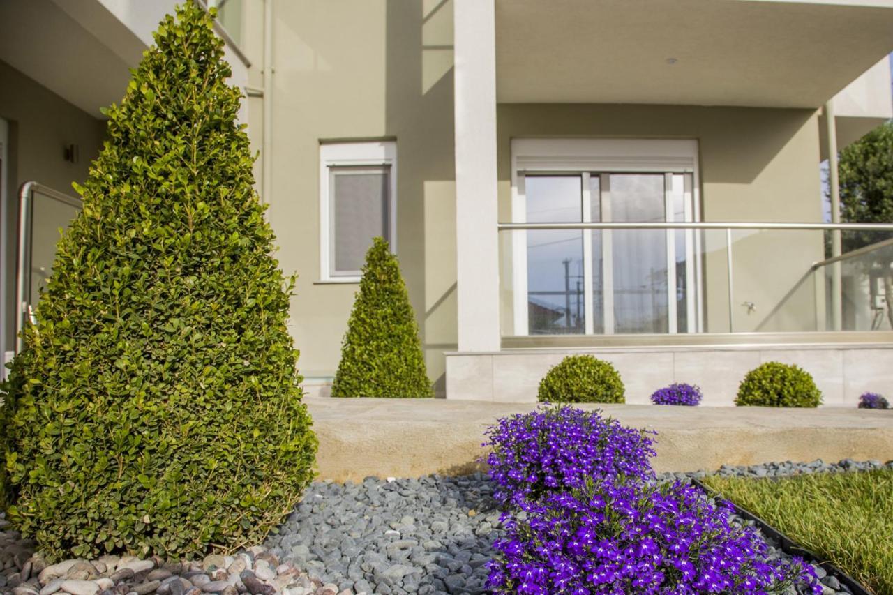 Armonia Resort Ofrinion Exterior photo